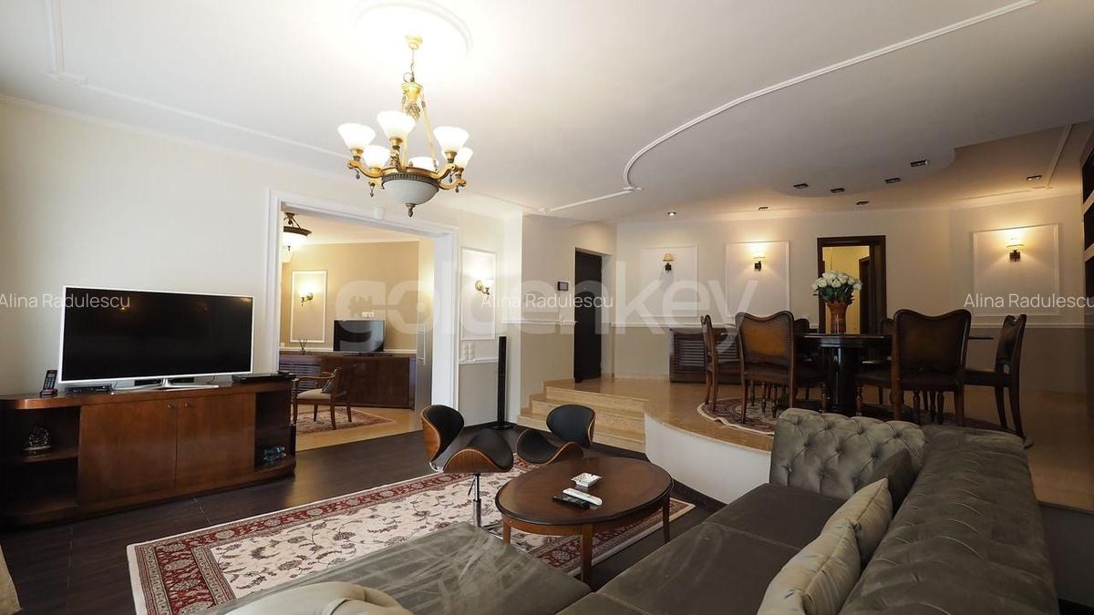 Apartament spatios cu 3 camere, zona exclusivista - 4