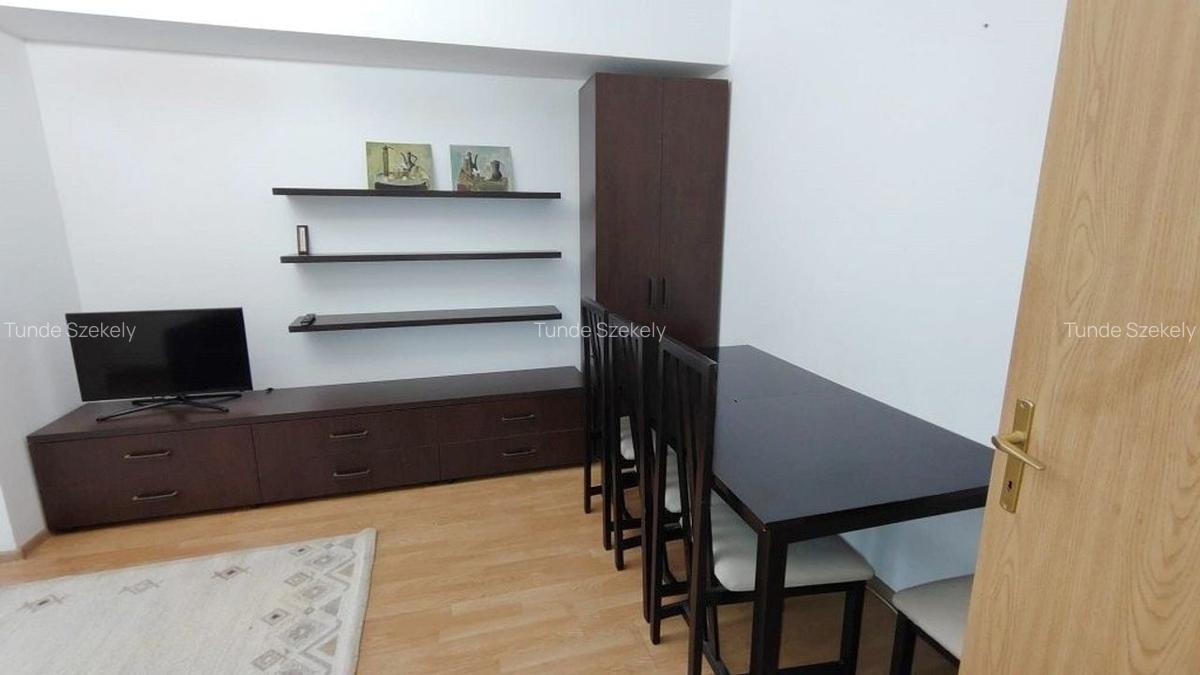 Apartament 2 camere, 56 mp, etaj 1/4,  garaj, zona centrala - 10 Apartament 2 camere, 56 mp, etaj 1/4,  garaj, zona centrala - 10