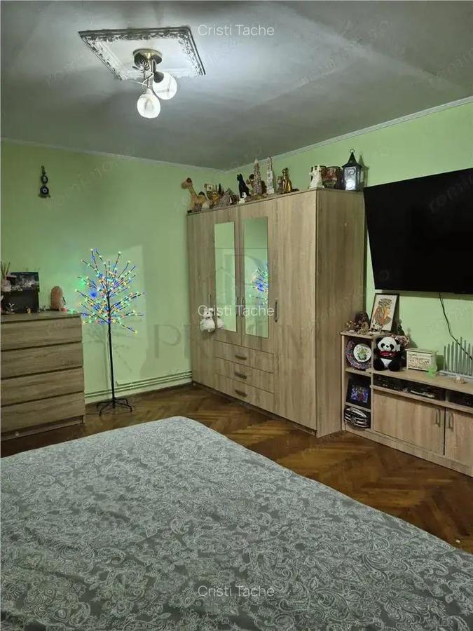 DAMBOVITA - ETAJ 2 - BLOC IZOLAT - 3 camere - 2 bai - 2 balcoane - centrala proprie - 3