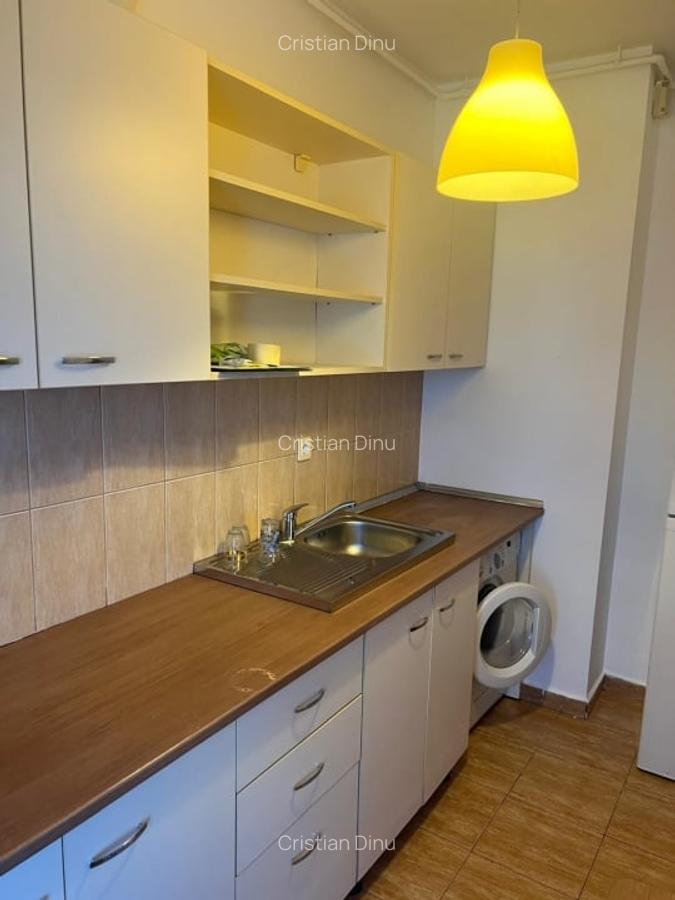 Titan - Rasarit de soare - Metrou - Parcare - Renovat - 3