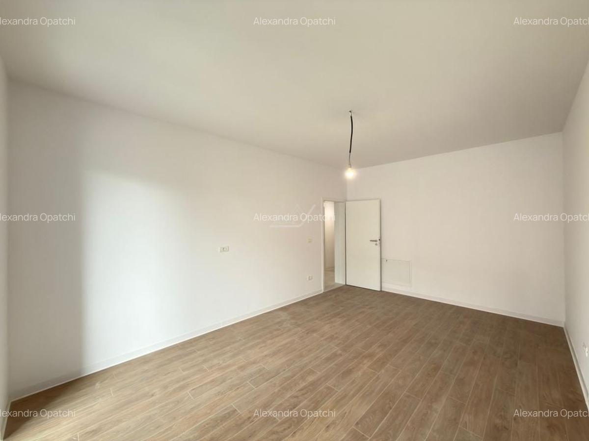 3 camere. Decomandat. Loc de parcare. - 2