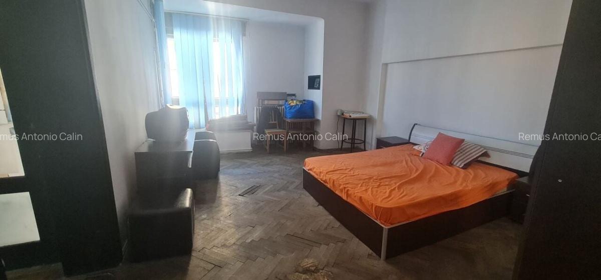 Cartierul Armenesc Ultracentral Apartament 4 camere - 2