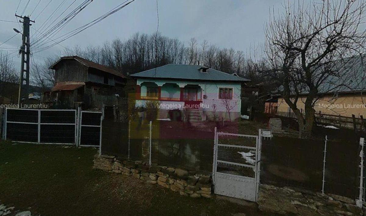 Casa batraneasca cu teren (4.910 mp) la Alunis - 3