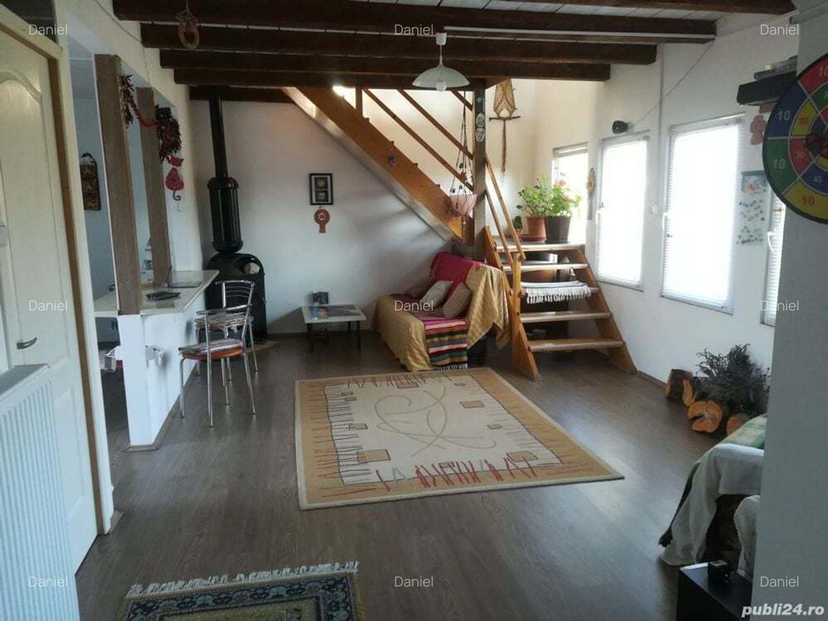 Casa 90mp, teren 700mp - 2