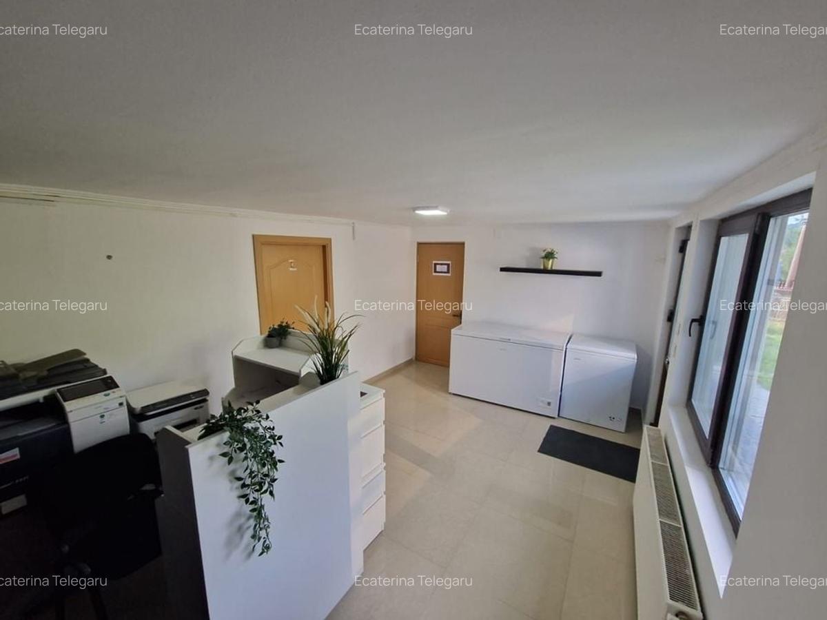 Pensiune la Cheia, moderna, functionala in totalitate, vedere mirifica (chirie) - 2 Pensiune la Cheia, moderna, functionala in totalitate, vedere mirifica (chirie) - 2