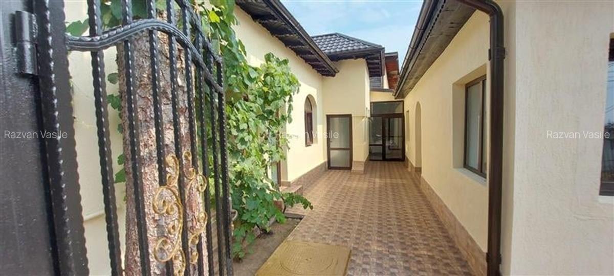 Oportunitate. Casa situata intr-o zona linistita, cu foarte multa verdeata si - 3