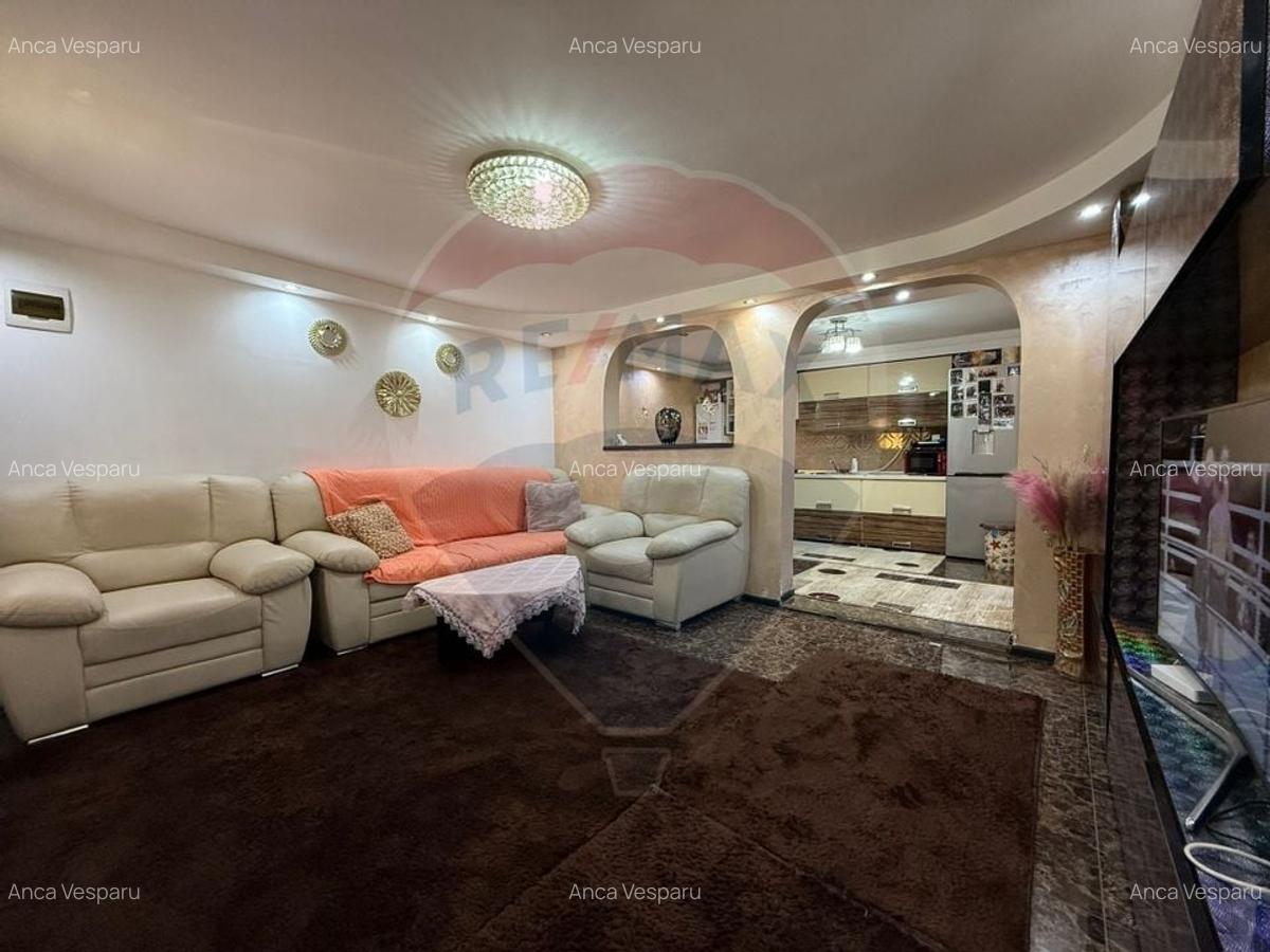 Casa  Vila cu 4 camere de vanzare in zona Medeea  Constanta - 2