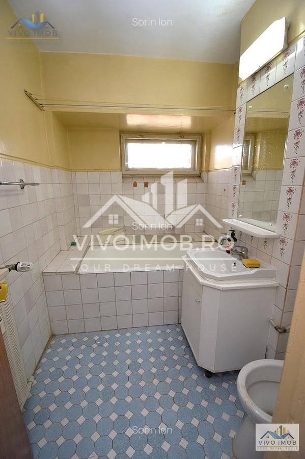 Unirii-Bd. Liberatății |  etaj 5/8 | 67 mp | bloc monolit | vedere Casa Poprului - 6 Unirii-Bd. Liberatății |  etaj 5/8 | 67 mp | bloc monolit | vedere Casa Poprului - 6