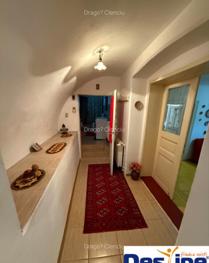 Casa centrala cu istorie si teren generos de 800mp - 12