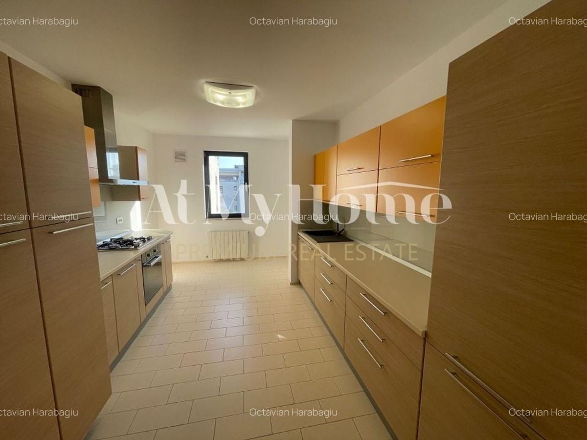 Apartament superb, spatios si luminos cu 4 camere, nemobilat, parcare, boxa - 4