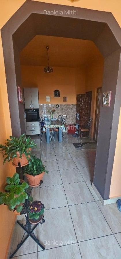 Proprietar, vând apartament la curte comuna  în Grădiște - 8