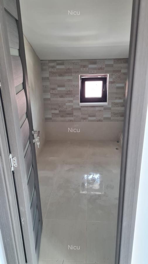 Casă cu 5 camere în Est - 6