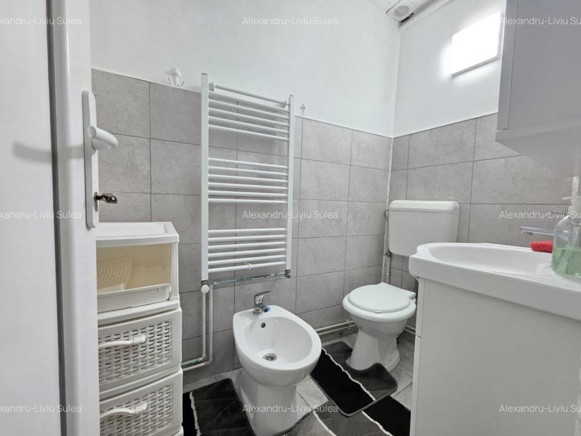 Casa cu trei camere, curte proprie, Podul Cretului, Schei - 8