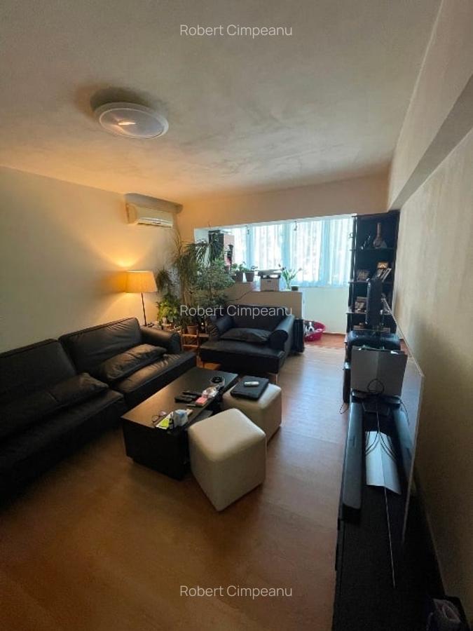 Apartament cu 3 camere decomandat în Titan - 4