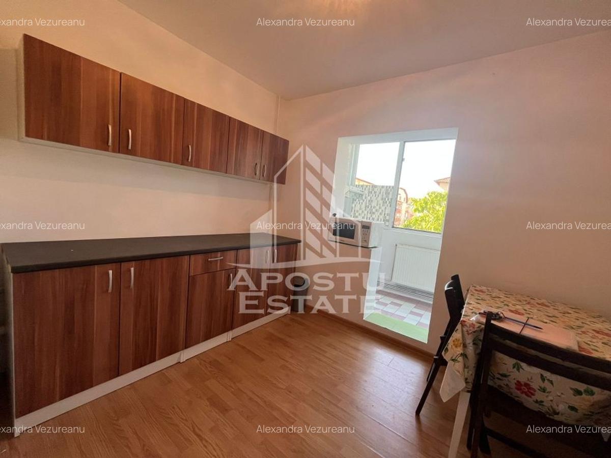 Apartament cu 3 camere, 2 bai, 2 balcoane, garaj sub bloc , Girocului - 10