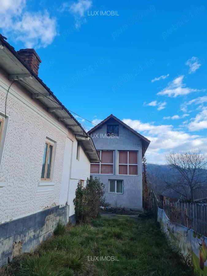 Casa Govora Sat - Gurisoara , 2 case in aceeasi curte , vand sau schimb - 5