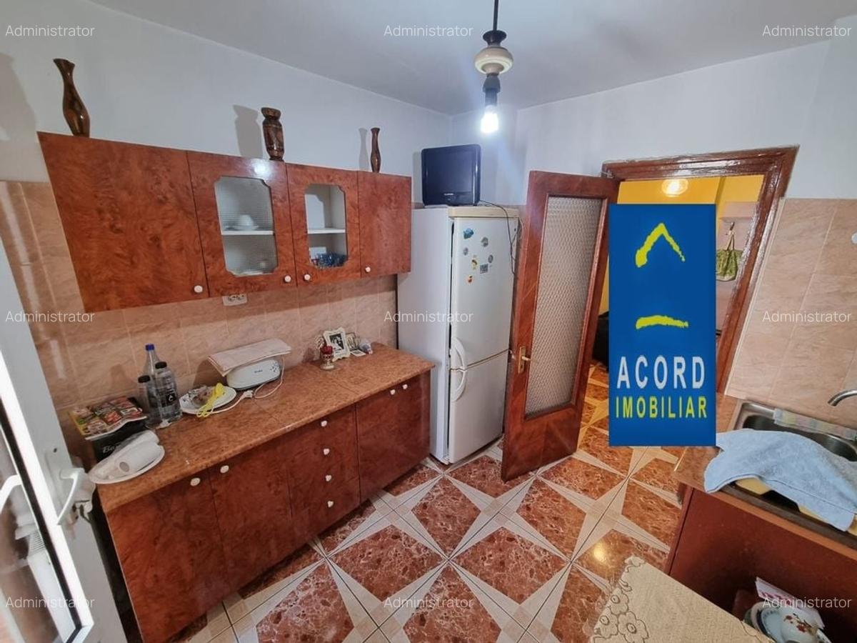 Complex Dacia-apartament 2 camere decomandat cu gaze - 2