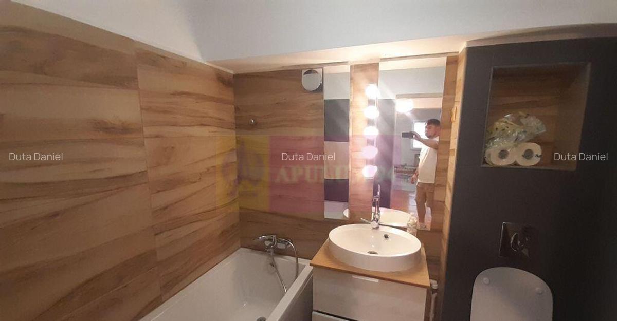 Apartament Ultracentral Pia?a Romana Etajul 1 - 14