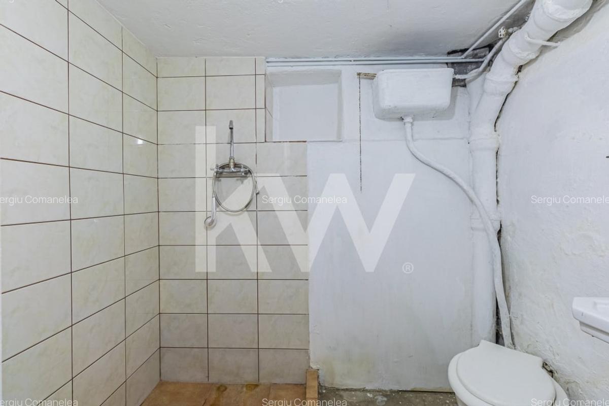 Vanzare casa cu 3 camere, singur in curte - Piata de Miercuri - 13