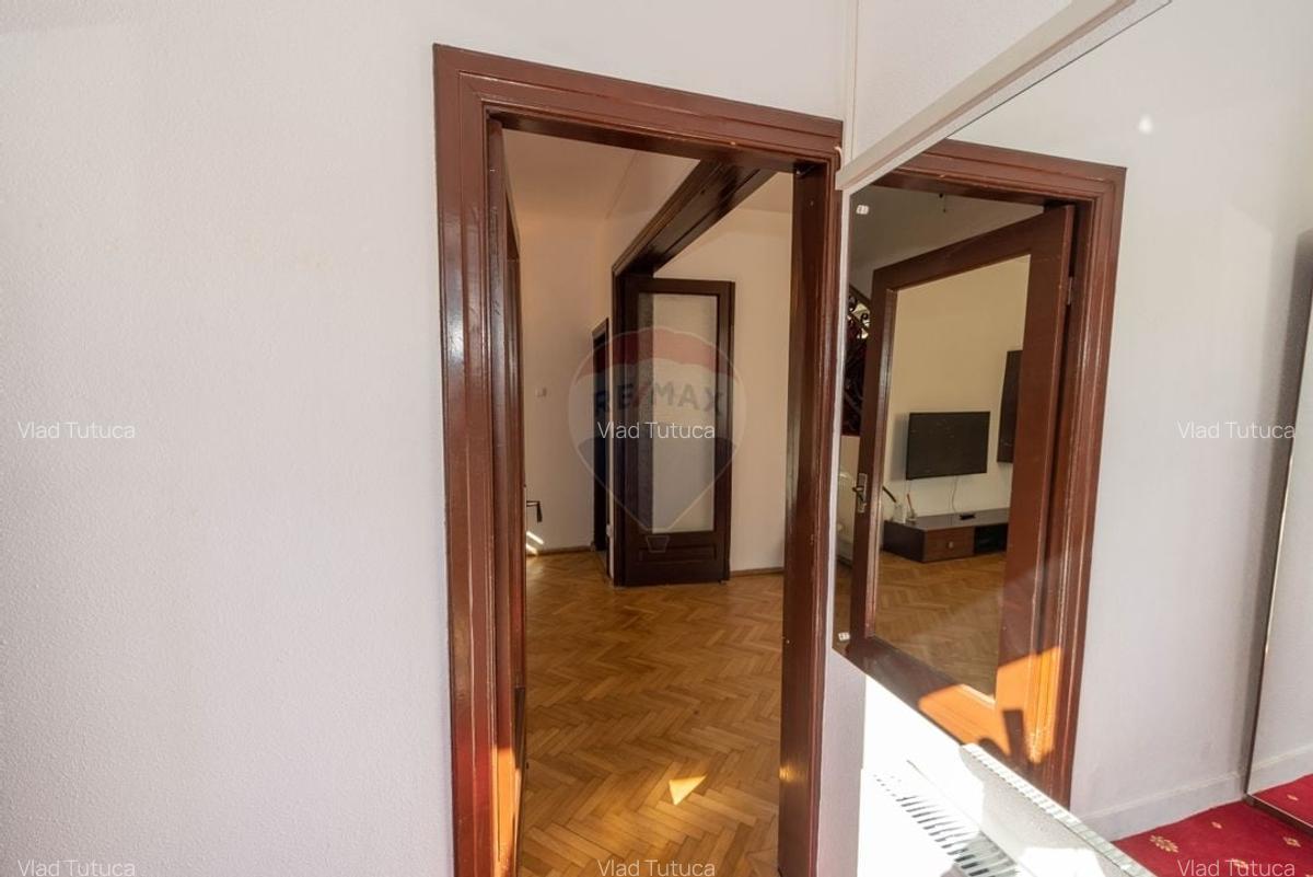 Casa / Vila cu 3 camere de inchiriat strada Pargarilor Stefan cel Mare - 25