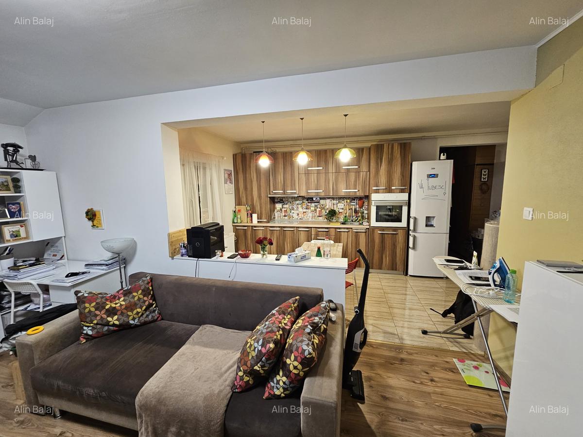Apartament 3 camere, etajul 5, Mansardă, zona Lipovei, mobilat, comision 0% - 1