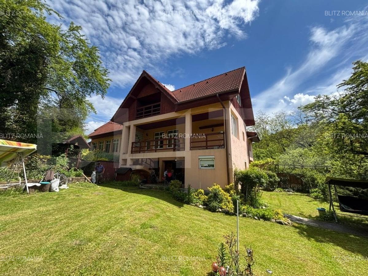 Vila de vanzare, cu 4 camere, 320 mp, zona Șuvita - 1