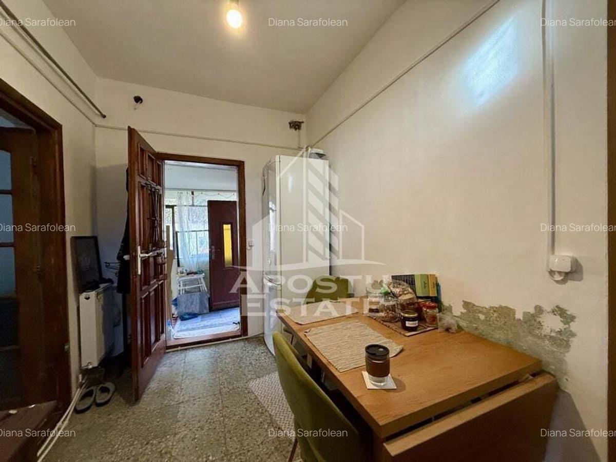 Casa la curte comuna, 180mp teren, zona Balcescu - Universitatii - 10 Casa la curte comuna, 180mp teren, zona Balcescu - Universitatii - 10