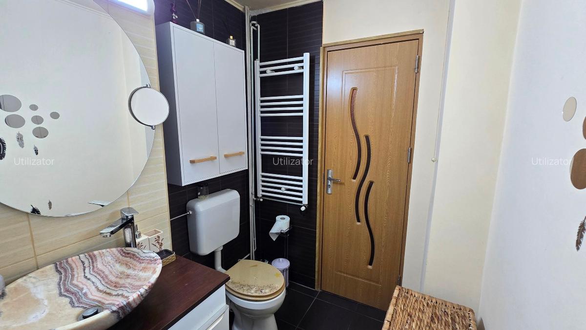 Vând apartament 3 camere Alfa etaj 1 - 5