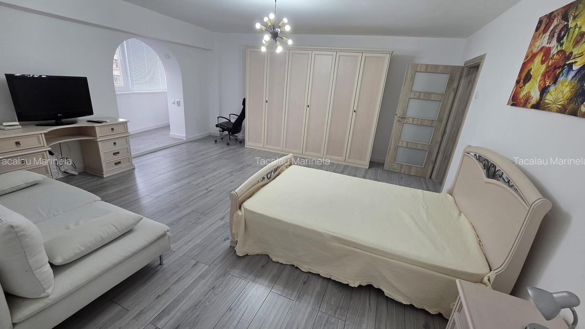 Studio spatios in zona Unirii - 1