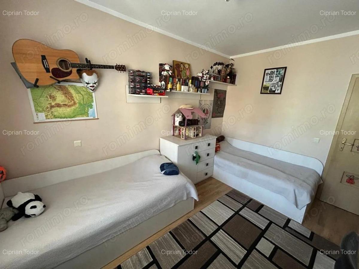 Apartament 3 camere, etaj 1 - zona Cetate - 4