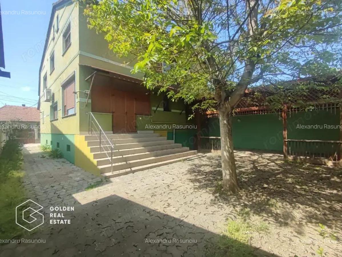 Casa solida, spatiu interior mare, zona Micalaca - 2