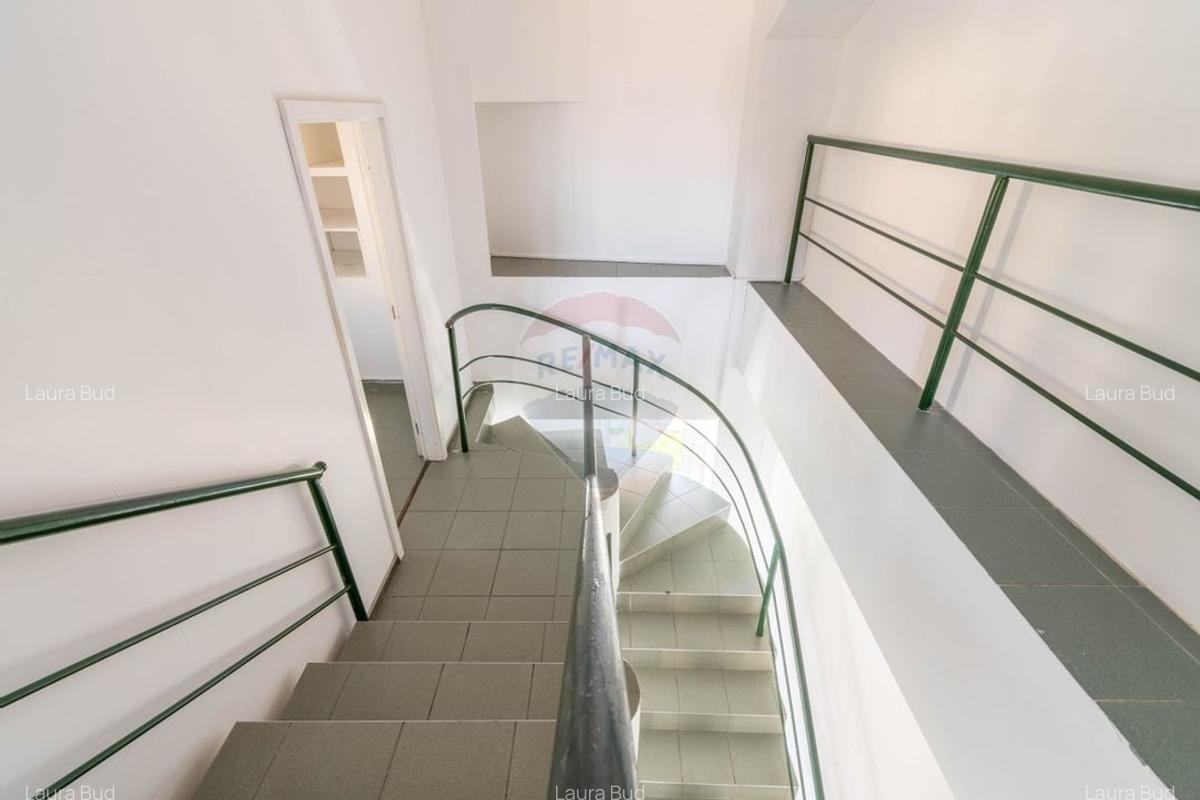 Casa cu 12 camere de inchiriat, Str. Traian - 27
