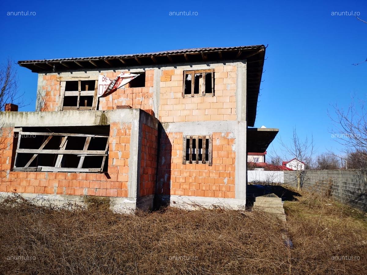 Branesti, Islaz, pret pentru toata proprietatea, doua duplex-uri alaturate - 2