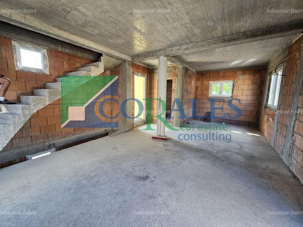 SAD la parter. Apartament cu 3 camere la Etaj si Mansarda! - 1