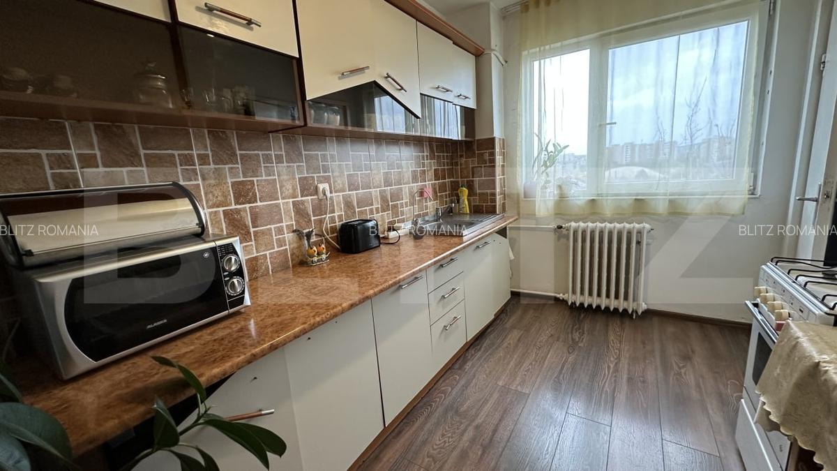 Apartament decomandat cu trei camere si doua bai, zona Iosia - 3