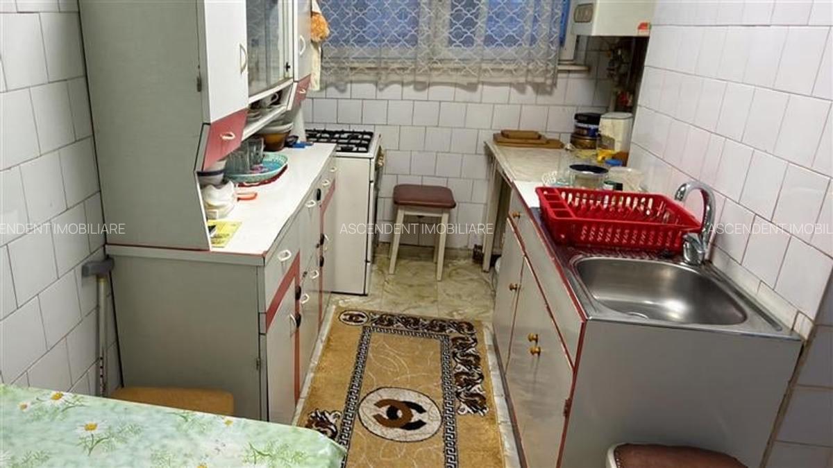 FILM&3D! Refugiu urban,decomandat, farmec autentic,balcon spatios,Dambu Petros,T - 12