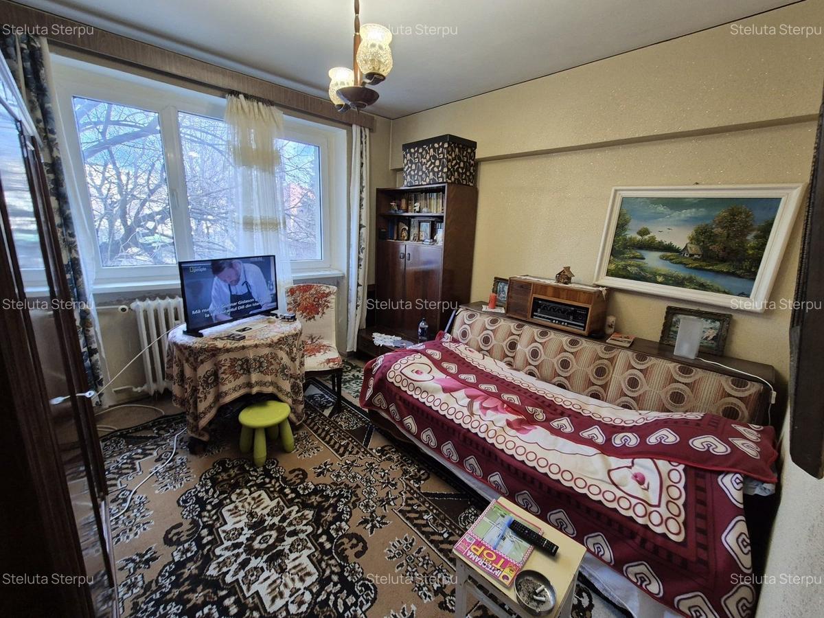 Apartament cu 3 camere decomandat în 1 Mai - 10