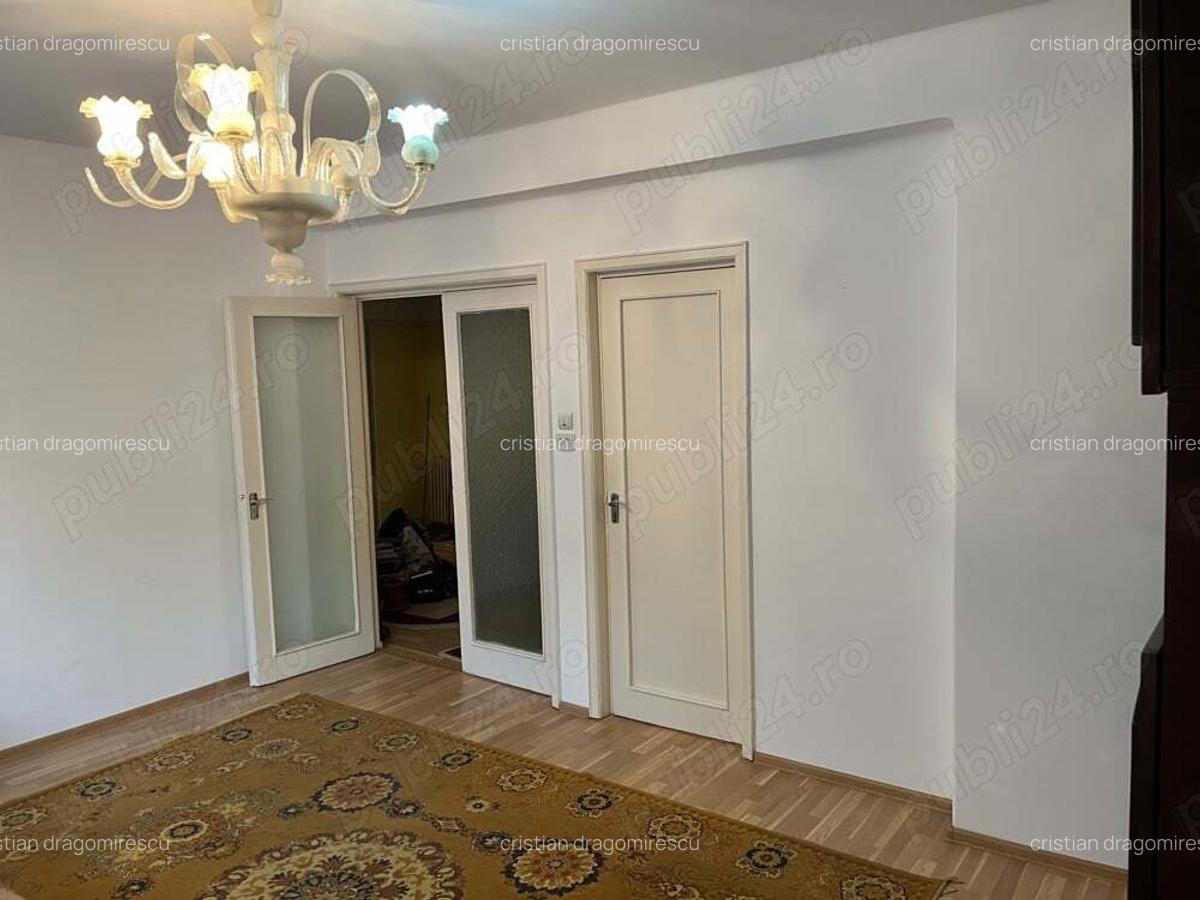 Inchiriere 3 camere semiutilat Bd. Carol - 5