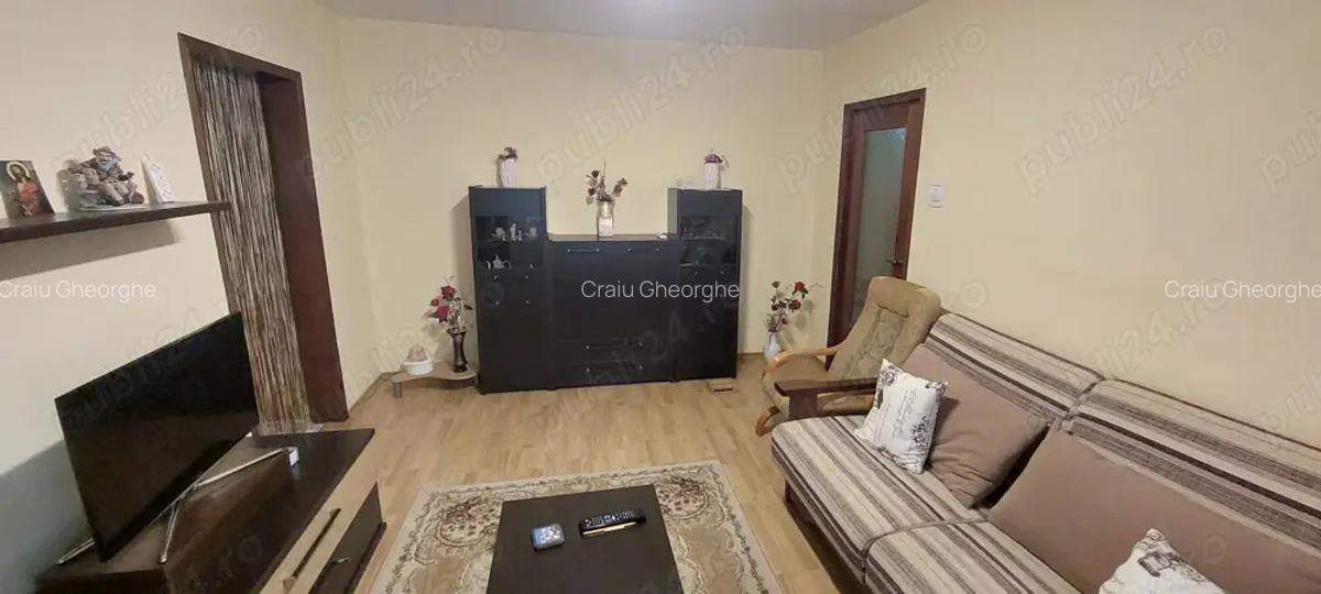 Proprietar: vand apartament 2 camere - 5