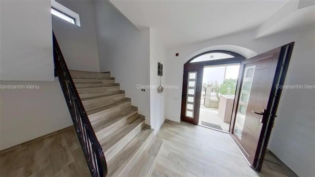Casă individuală cu 9 camere în Exterior Est - 3