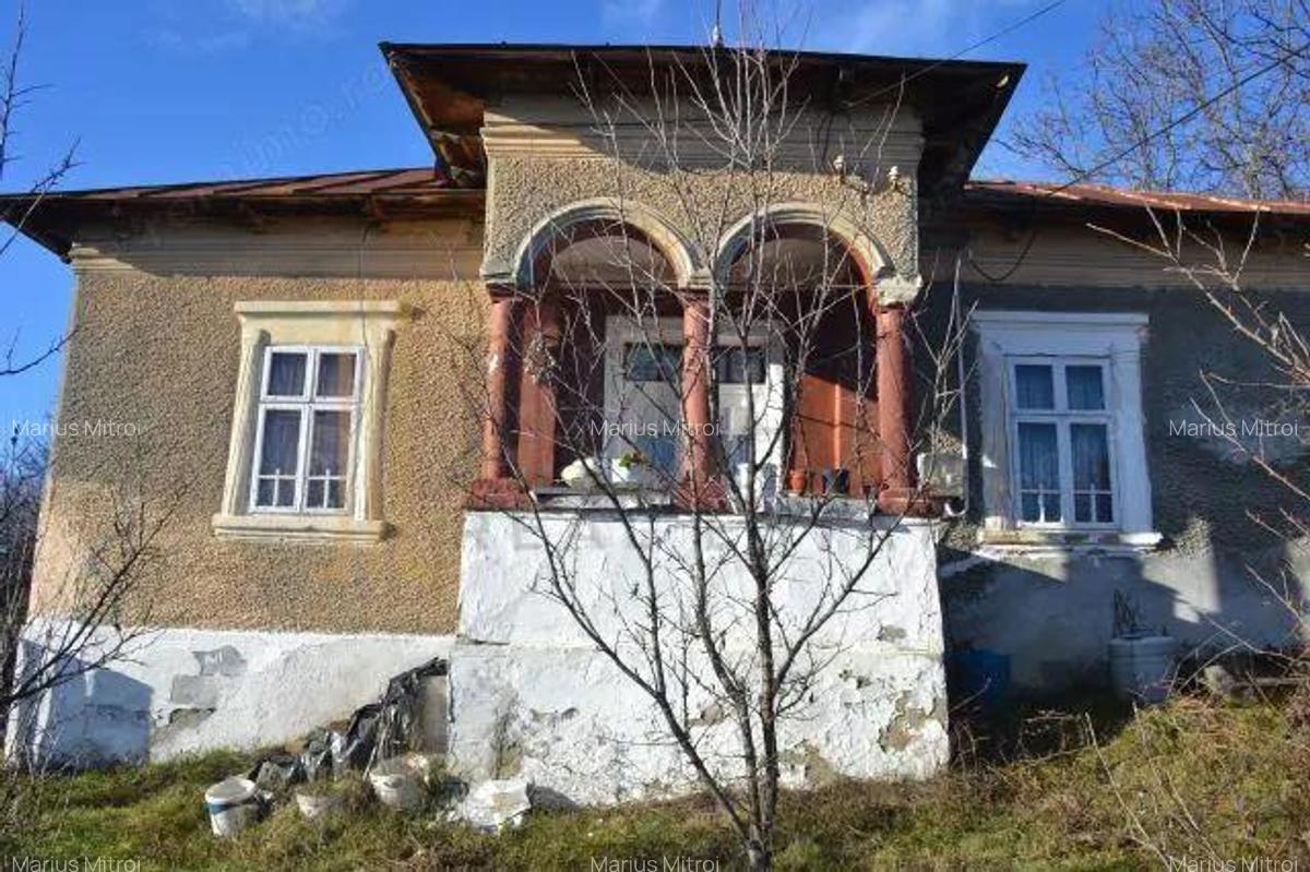 Vanzare Casa Batraneasca + Teren 3000mp - Glodeni Dambovita. - 2
