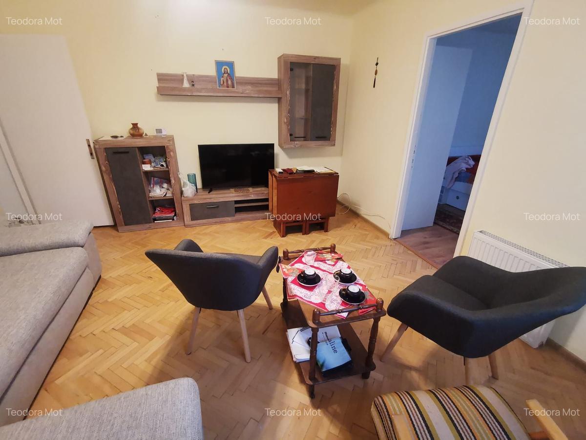 Apartament cu 3 camere semidecomandat, mobilat în Central - 10