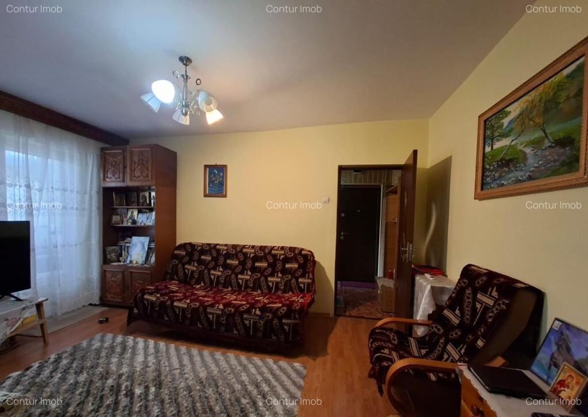 Zona Orizont - 3 camere semidecomandat/balcon/mobilat/centrala/ etaj 2 - 2