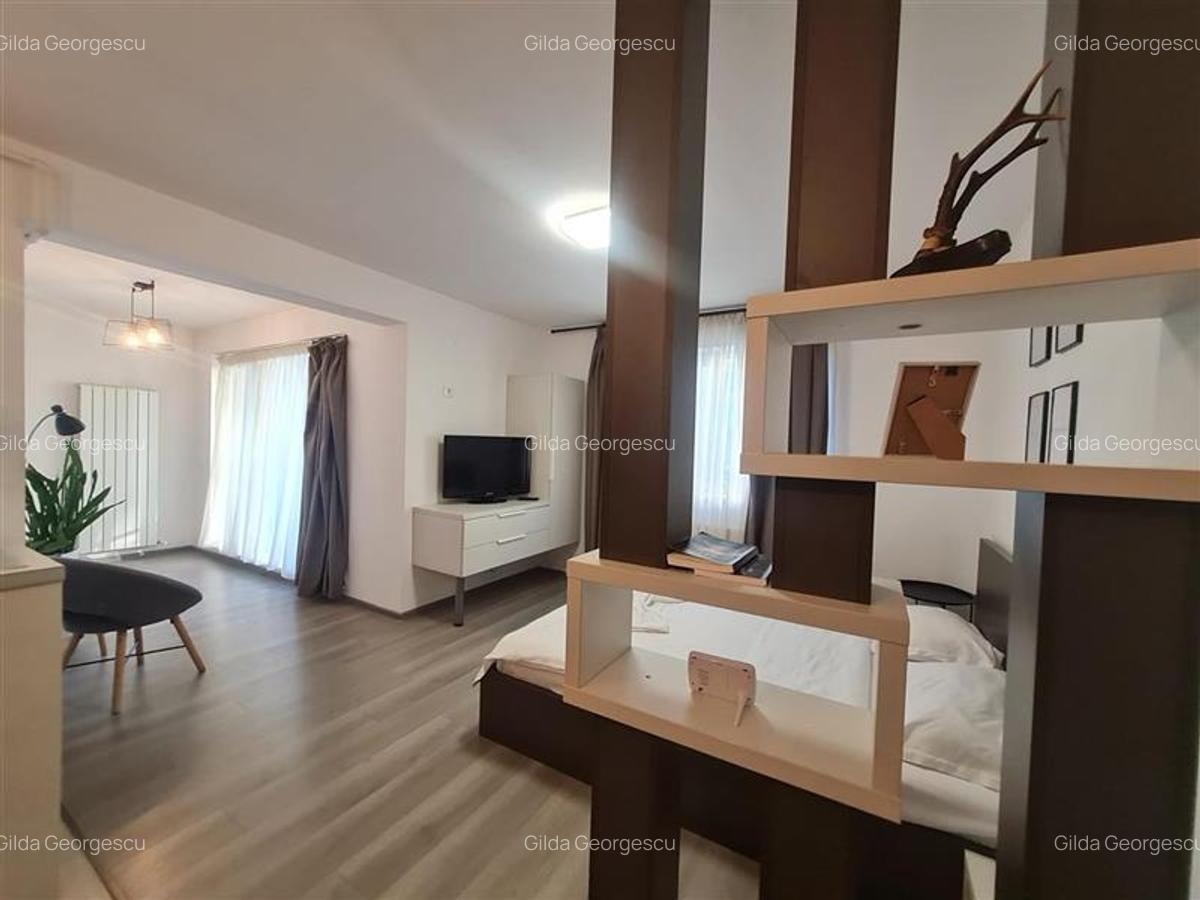 Apartament cu 2 camere decomandat, mobilat în Tractorul - 9
