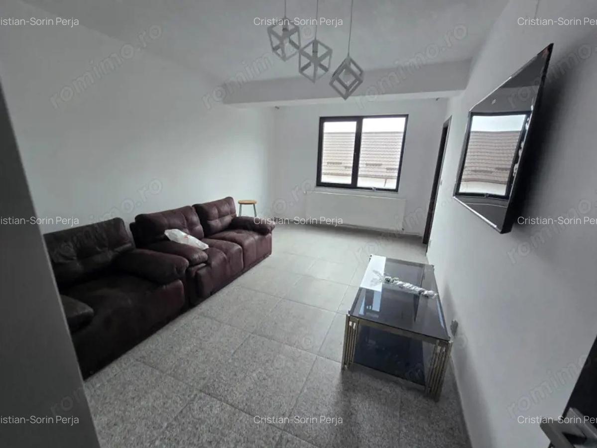 Vila Targul Saptamanal, P+2 - 28