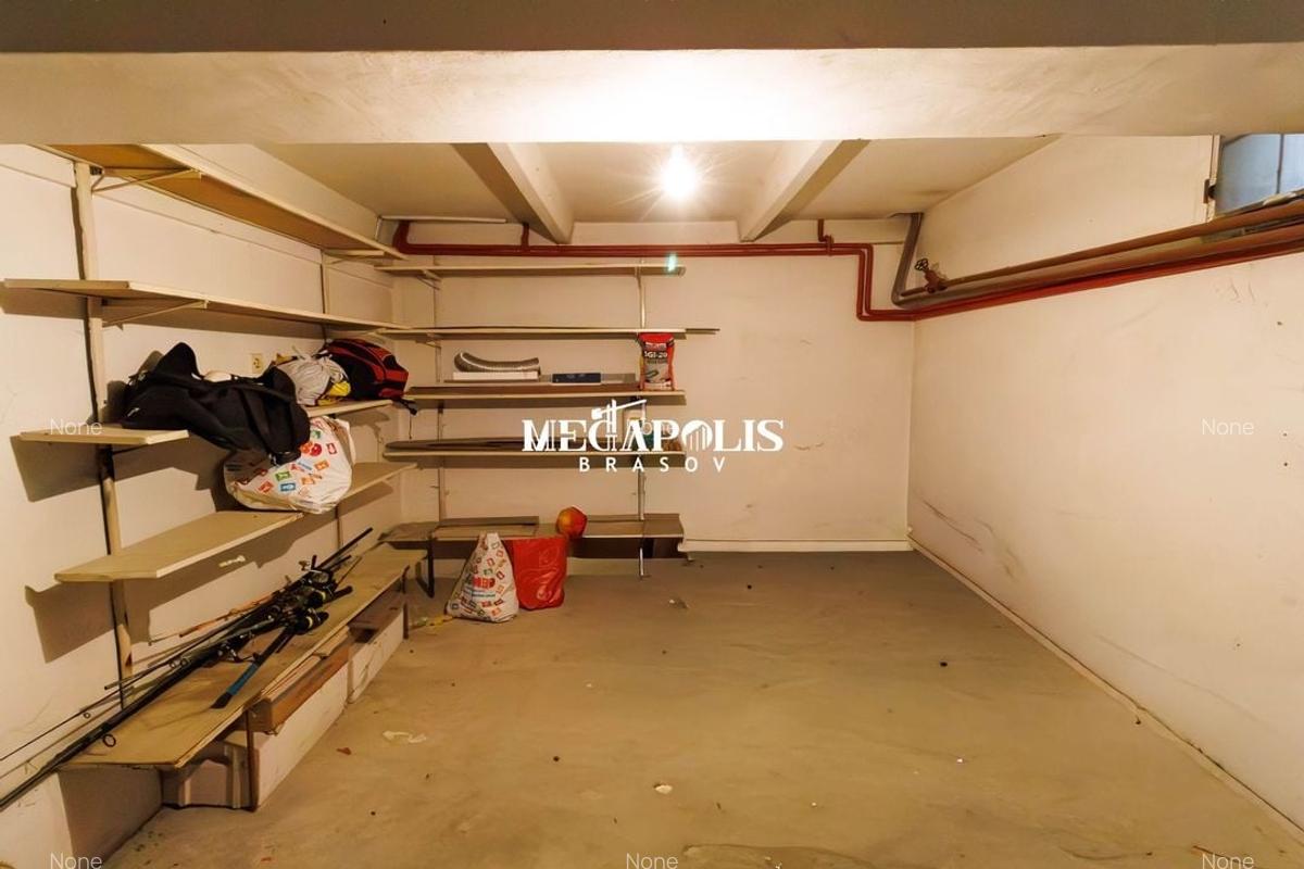 Vând apartament 2 camere Decomandat  Tractorul - 9