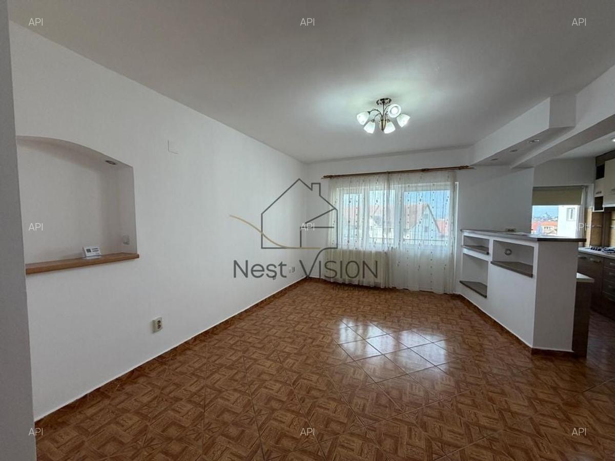 Apartament spațios cu 4 camere cu garaj - zona Ștrand - 4