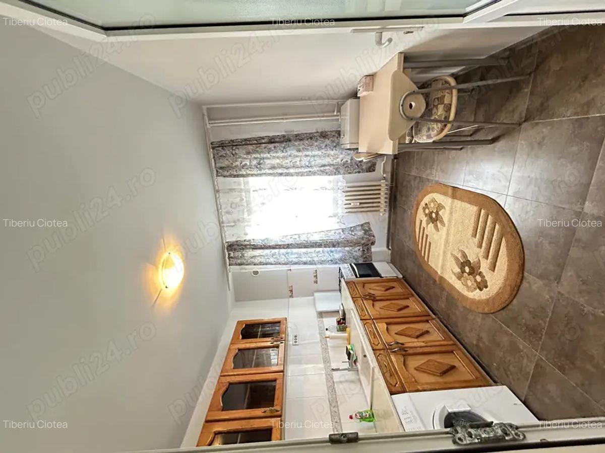Inchiriez apartament o camera in Arad - 1