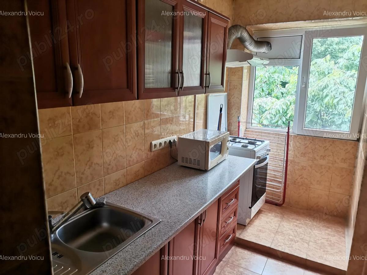 De inchiriat apartament 2 camere,Piata Resita,Sector 4 - 8