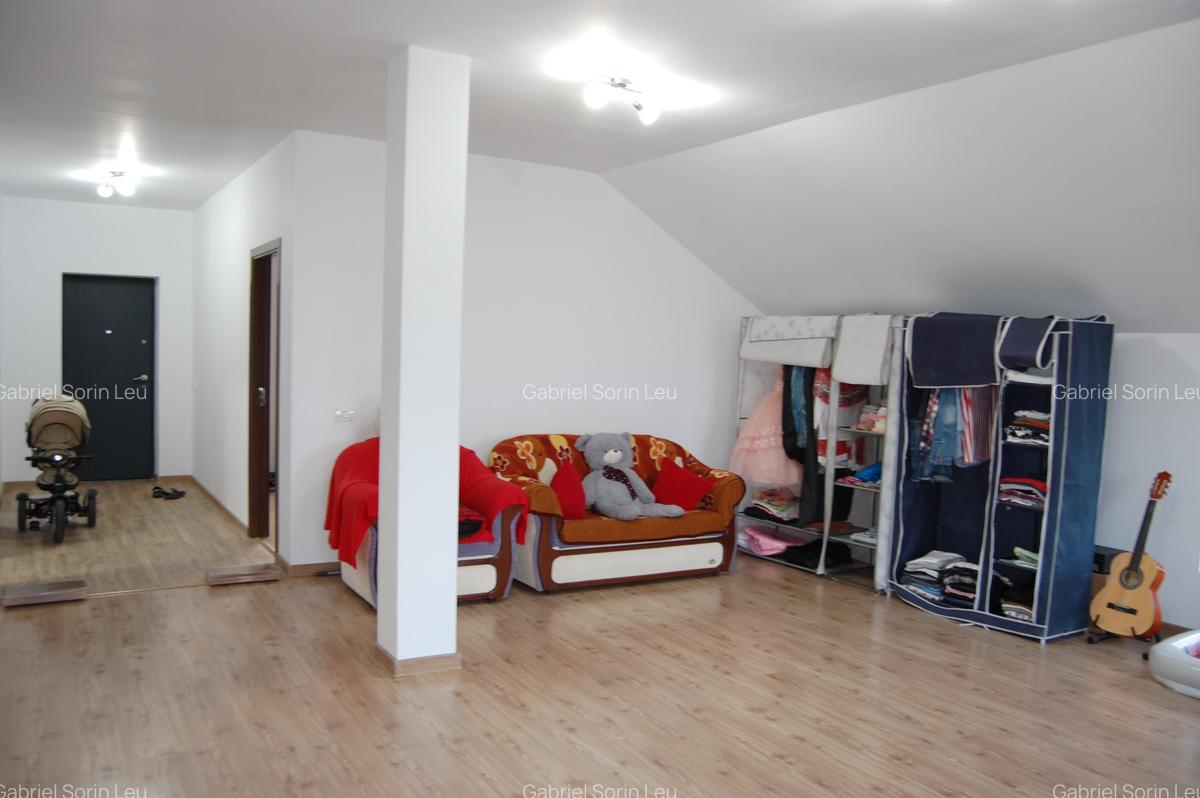 Casă cu 6 camere în Est - 14